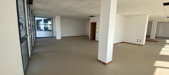 257m² Office in Caldiero, Italy No. 218129 4