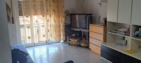 2-salle Appartement à San Giuliano Milanese, Italy No. 33905 2