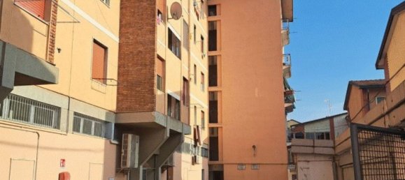 2-salle Appartement à San Giuliano Milanese, Italy No. 33905 13