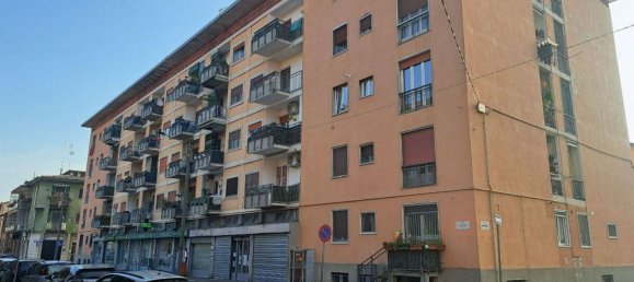 2-salle Appartement à San Giuliano Milanese, Italy No. 33905 11