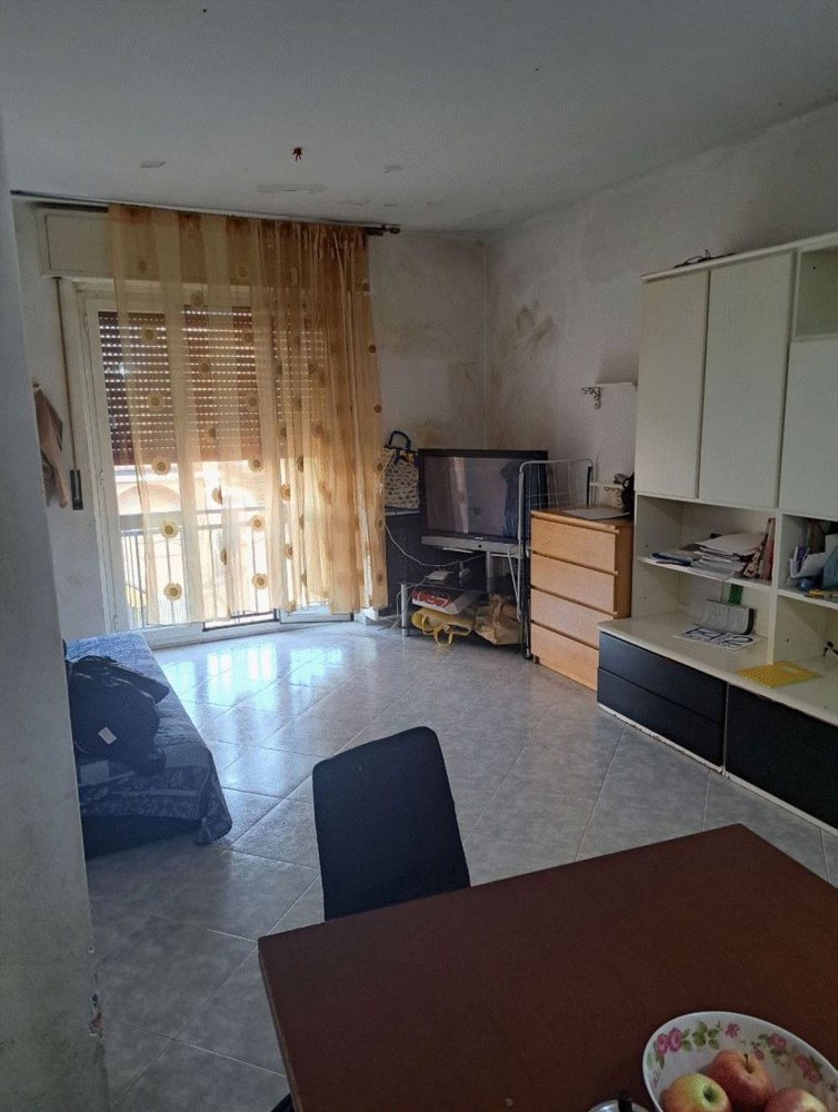 2-salle Appartement à San Giuliano Milanese, Italy No. 33905