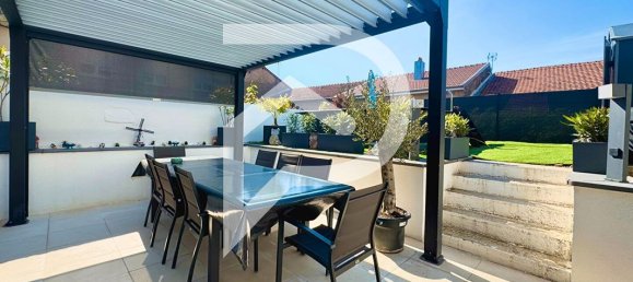 4 bedrooms House in Avril, France No. 328760 4