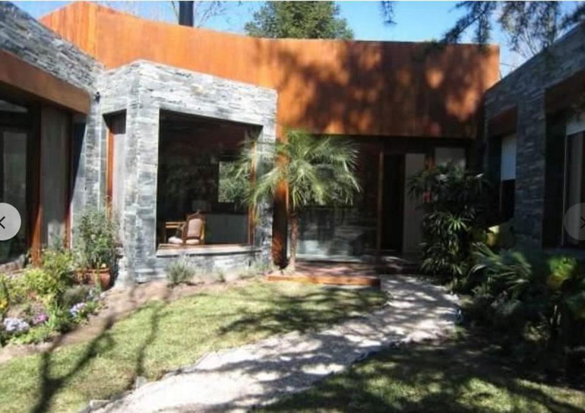 4 bedrooms House in Escobar, Argentina No. 69759