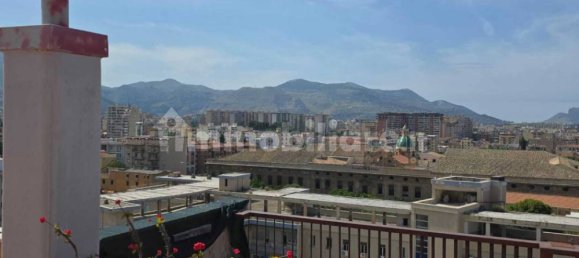 Квартира с 3 комнатами в Палермо, Италия № 270582 10