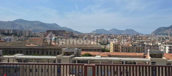 Квартира с 3 комнатами в Палермо, Италия № 270582 12