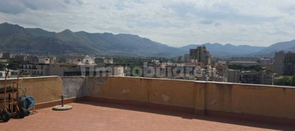 Квартира с 3 комнатами в Палермо, Италия № 270582 8