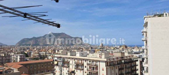 Квартира с 3 комнатами в Палермо, Италия № 270582 18