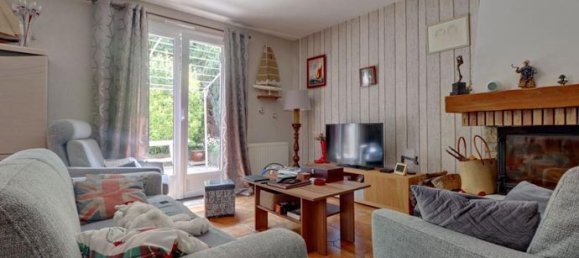 Casa T4 em Jouy-le-Moutier, France N.º 359096 2