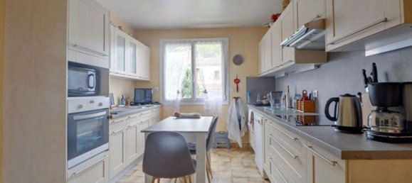 Casa T4 em Jouy-le-Moutier, France N.º 359096 4