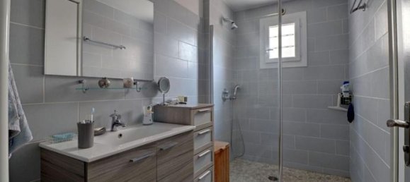 Casa T4 em Jouy-le-Moutier, France N.º 359096 8