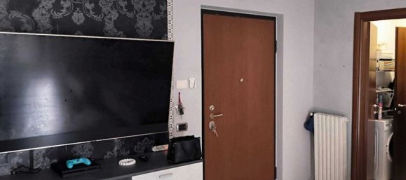 3 rooms Apartment in Giussano, Italy No. 2772 4