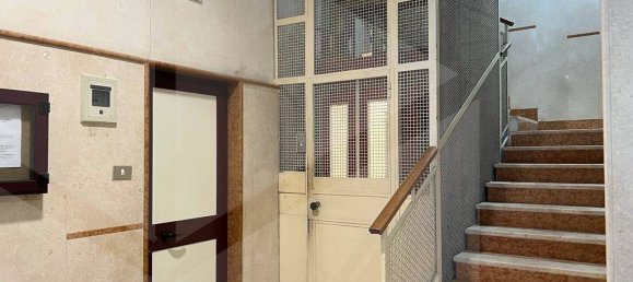 2 bedrooms Apartment in Bari, Italy No. 17305 7