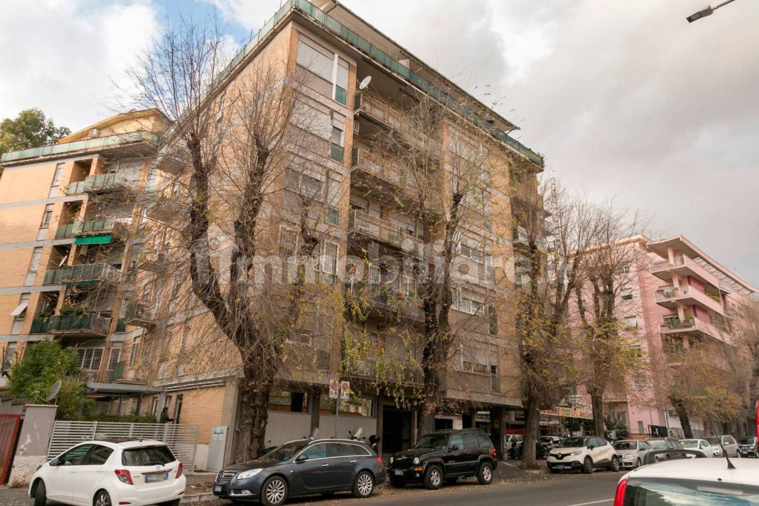 3 bedrooms Apartment in Rome, Italy No. 294196