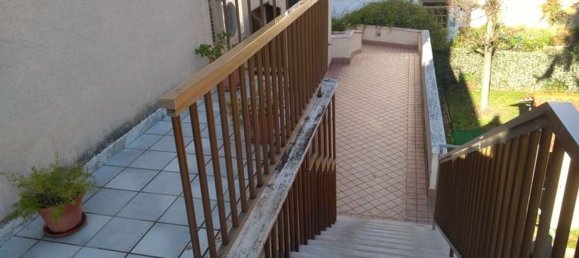 9 rooms Apartment in Sant'Egidio alla Vibrata, Italy No. 98378 14