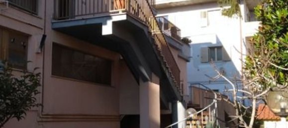 9 rooms Apartment in Sant'Egidio alla Vibrata, Italy No. 98378 3
