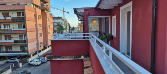 3-salle Penthouse à Pomezia, Italy No. 32298 3