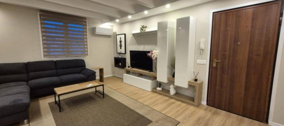 3-salle Penthouse à Pomezia, Italy No. 32298 11