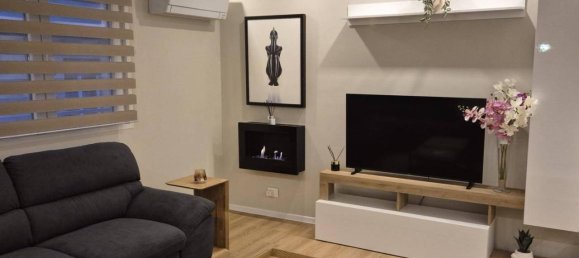 3-salle Penthouse à Pomezia, Italy No. 32298 9