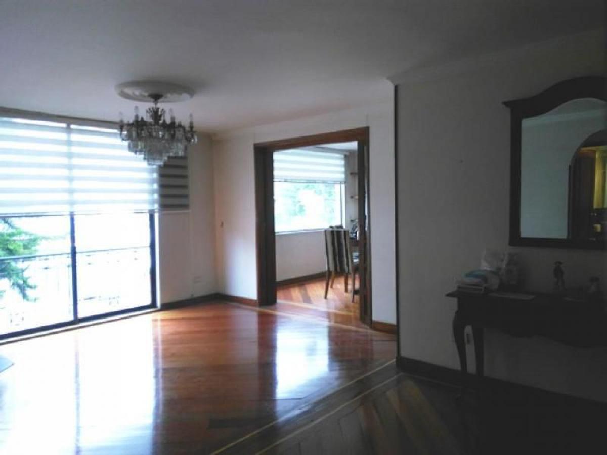 3 bedrooms House in Bogota, Colombia No. 10976