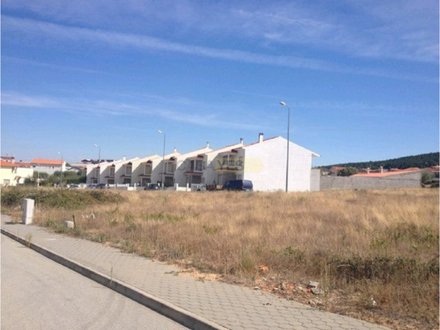 Terrain à Castelo Rodrigo, Portugal 380m² No. 78507