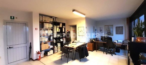 1-Zimmer Büro in Cecina, Italy, Nr. 172289 9