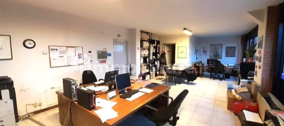 1-Zimmer Büro in Cecina, Italy, Nr. 172289 8