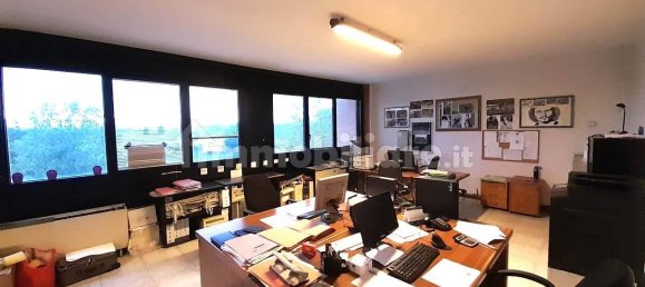 1-Zimmer Büro in Cecina, Italy, Nr. 172289 3