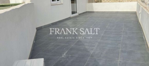 1 bedroom Penthouse in Sliema, Malta No. 10183 2