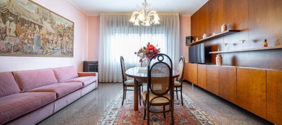 Villa de 5 habitaciónes en Carpi, Italy No. 3047 5