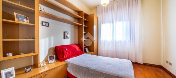 Villa de 5 habitaciónes en Carpi, Italy No. 3047 10