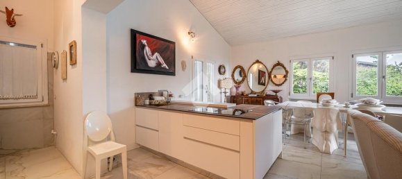 3 bedrooms Villa in Viano, Italy No. 282157 6