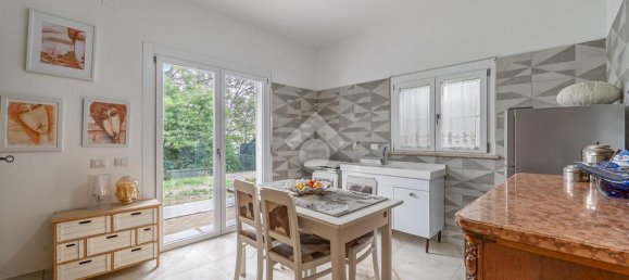 3 bedrooms Villa in Viano, Italy No. 282157 13