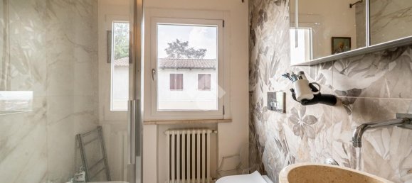 3 bedrooms Villa in Viano, Italy No. 282157 11