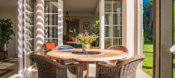 5 bedrooms Villa in Antibes, France No. 1766 6