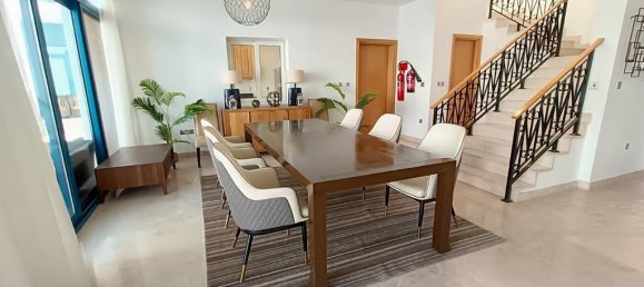 4 bedrooms Villa in PALMA RESIDENCES, Palm Jumeirah, UAE No. 61182 8