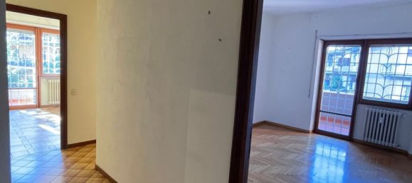 4 rooms Apartment in Rome, Italy No. 186303 31