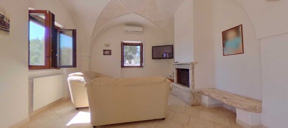 Дом с 9 комнатами в Чистернино, Италия № 124846 11