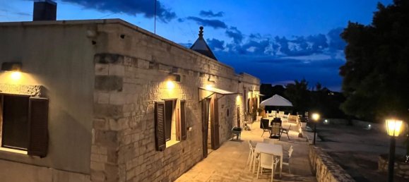 Дом с 9 комнатами в Чистернино, Италия № 124846 9