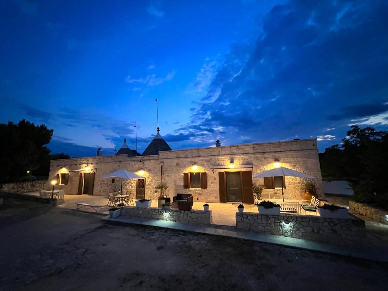 Дом с 9 комнатами в Чистернино, Италия № 124846