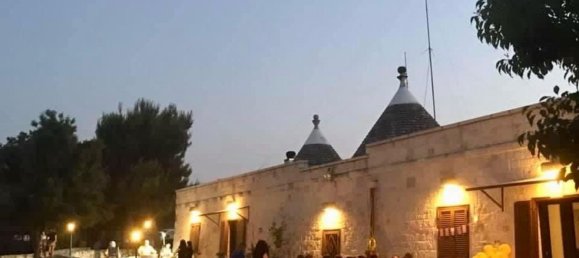 Дом с 9 комнатами в Чистернино, Италия № 124846 10