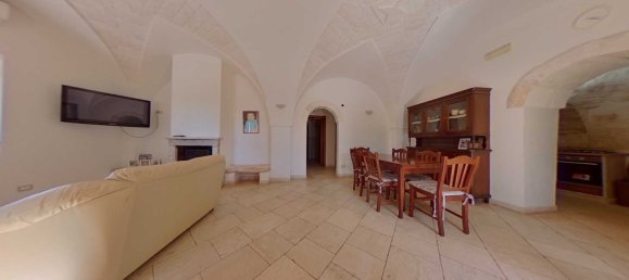 Дом с 9 комнатами в Чистернино, Италия № 124846 16