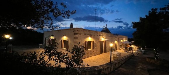 Дом с 9 комнатами в Чистернино, Италия № 124846 36