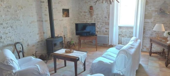 Casa de 2 dormitorios en Ruffec, France No. 108035 3