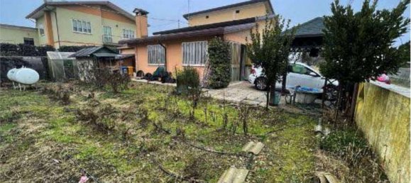 7 rooms House in Carbonera, Italy No. 58214 8