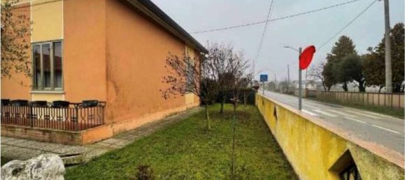 7 rooms House in Carbonera, Italy No. 58214 5