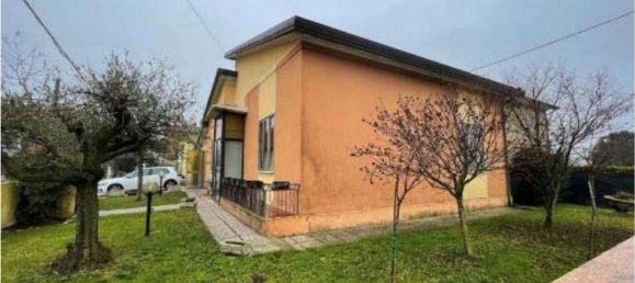 7 rooms House in Carbonera, Italy No. 58214 7