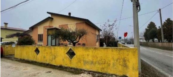 7 rooms House in Carbonera, Italy No. 58214 2