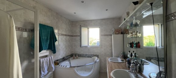 3 bedrooms House in Fecamp, France No. 357317 16