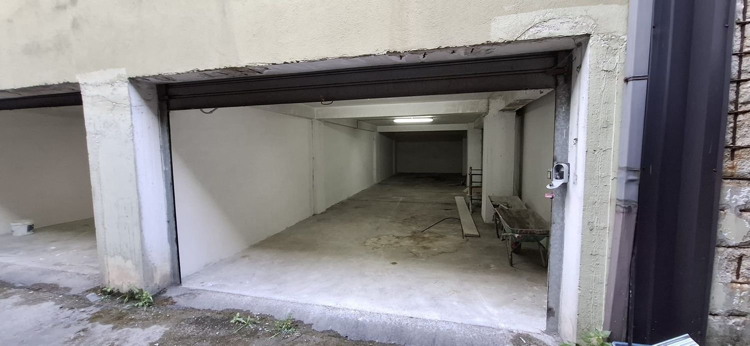 Garage in Monteforte Irpino, Italy 56m², Nr. 355033