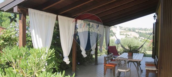 6 bedrooms House in Morrovalle, Italy No. 319890 4